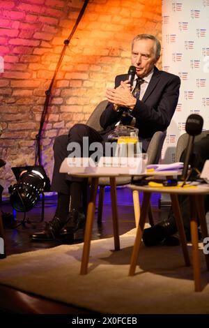 Discussione e presentazione del libro "matrimonio nella Costituzione della Repubblica Slovacca" scritto da Ján Figeľ. Foto Stock