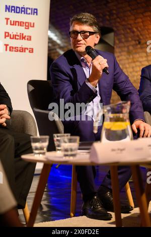 Discussione e presentazione del libro "matrimonio nella Costituzione della Repubblica Slovacca" scritto da Ján Figeľ. Foto Stock