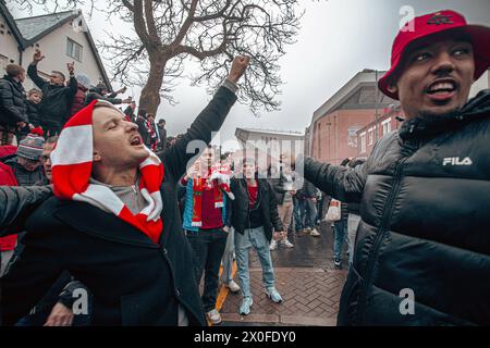 Un tifoso della LFC prima della partita di Premier League tra Liverpool FC e Manchester City ad Anfield. Foto Stock