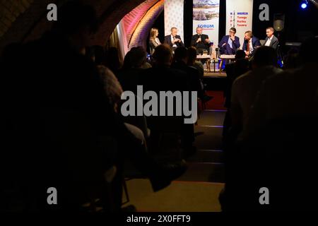 Discussione e presentazione del libro "matrimonio nella Costituzione della Repubblica Slovacca" scritto da Ján Figeľ. Foto Stock