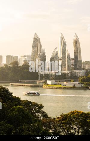 Reflections at Keppel Bay a Singapore è un lussuoso complesso residenziale sul lungomare progettato da Daniel Libeskind Foto Stock