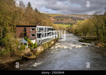 Il Ponte delle catene sul fiume Dee a Llangollen, Denbighshire, Galles del Nord Foto Stock