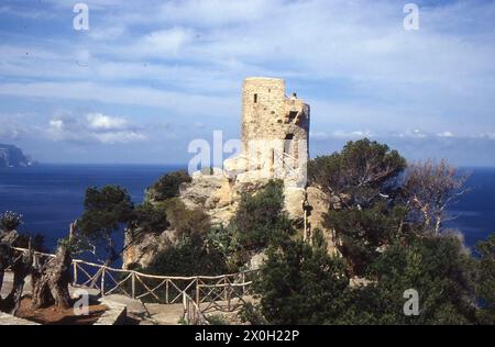 La Torre del Verger su una sporgenza a Banyalbufar a Maiorca (foto non ornata). Foto Stock