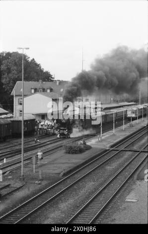 Neuenmarkt-Wirsberg è ancora oggi una destinazione popolare per viaggi speciali (2015) (probabilmente a causa del DDM del Museo tedesco della locomotiva a vapore) [traduzione automatica] Foto Stock