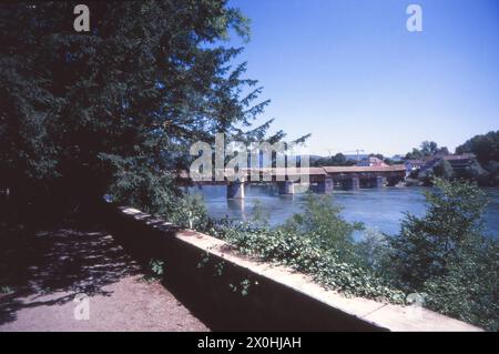 Vista del ponte di legno sul Reno a Säckingen [traduzione automatica] Foto Stock