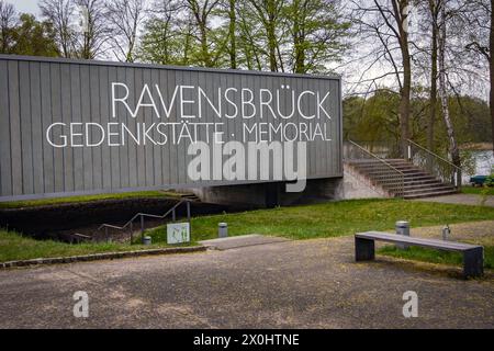 Ravensbrück OT von Fürstenberg in Brandeburgo, ehemaliges Konzentrationslager vornehmlich für Frauen, am Schwedtsee, Mahn- und Gedenkstätte - 12.04.2024 Brandeburgo *** Ravensbrück OT von Fürstenberg in Brandeburgo, ex campo di concentramento principalmente per donne, sul lago Schwedtsee, memoriale 12 04 2024 Brandeburgo Foto Stock