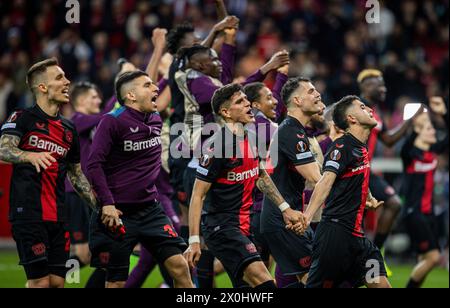 Leverkusen Germania. 11 aprile 2024. Alejandro Grimaldo (Leverkusen) Gustavo Puerta (Leverkusen) Piero Hincapie (Leverkusen) ) Granit Xhaka (Leverkusen Foto Stock