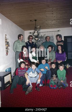 Foto di famiglia a Natale a Passau. [traduzione automatizzata] Foto Stock