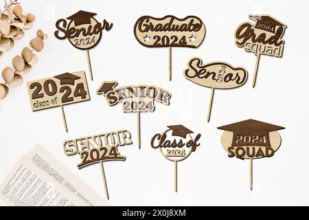 SET di punte graduate le lime di layout multistrato digitali sono appositamente preparate per il taglio laser, la fresatrice CNC e altre macchine di taglio. Illustrazione Vettoriale