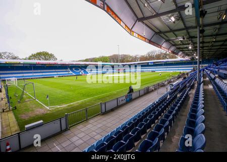 Doetinchem, Paesi Bassi. 12 aprile 2024. DOETINCHEM, PAESI BASSI - 12 APRILE: Panoramica dello stadio durante la partita olandese Keukenkampioendivisie tra De Graafschap e Telstar allo Stadion de Vijverberg il 12 aprile 2024 a Doetinchem, Paesi Bassi (foto di Ben Gal/Orange Pictures) crediti: Orange Pics BV/Alamy Live News Foto Stock