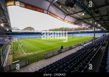 Doetinchem, Paesi Bassi. 12 aprile 2024. DOETINCHEM, PAESI BASSI - 12 APRILE: Panoramica dello stadio durante la partita olandese Keukenkampioendivisie tra De Graafschap e Telstar allo Stadion de Vijverberg il 12 aprile 2024 a Doetinchem, Paesi Bassi (foto di Ben Gal/Orange Pictures) crediti: Orange Pics BV/Alamy Live News Foto Stock