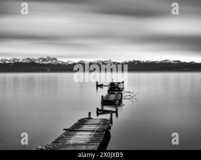 Serata invernale sulle rive dell'Ammersee vicino a Herrsching Foto Stock