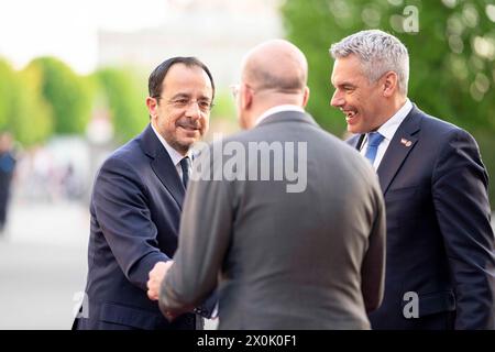 Vienna, Vienna, Austria. 12 aprile 2024. Il Presidente di Cipro NIKOS CHRISTODOULIDES ha dato il benvenuto al Presidente del Consiglio europeo CHARLES MICHEL per i colloqui sull'"agenda strategica dell'UE" (immagine di credito: © Andreas Stroh/ZUMA Press Wire) SOLO PER USO EDITORIALE! Non per USO commerciale! Foto Stock