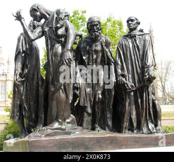 The Burghers of Calais, Victoria Tower Gardens, Westminster, Londra, Regno Unito - la scultura dei Bughers of Calais di Auguste Rodin. Foto Stock