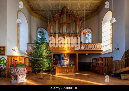 Foto degli interni della chiesa protestante di S.. Viktor a Guntersblum, Rheinhessen, noto per le sue torri in pietra saracena in stile architettonico armeno, Foto Stock