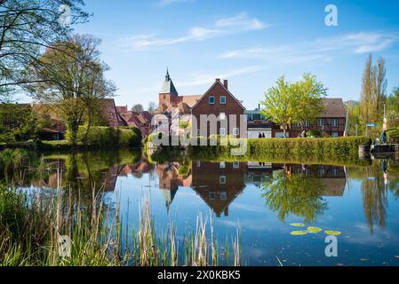 30.04.2023 piccola città di Mölln nel nord della Germania. Foto Stock