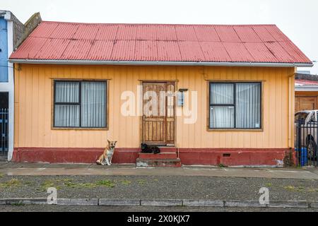 Casa colorata. Punta Arenas, Patagonia y la Antartide Chilena, Cile. Foto Stock