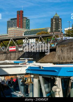 St Pauli Landungsbrücken Amburgo. Foto Stock
