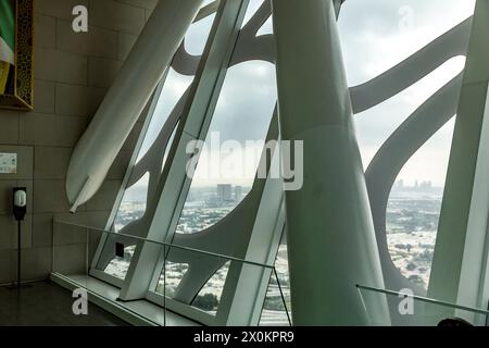 Area di osservazione del ponte con pavimento in vetro, cornice di Dubai, cornice con vista sulla città nuova e vecchia, Dubai, Emirati Arabi Uniti, Medio Oriente, Asia Foto Stock