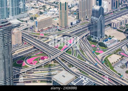 Vista dello skyline dalla piattaforma visitatori al 124° piano, ad un'altezza di 450 m, Burj Khalifa, l'edificio più alto del mondo, alto 830 m, grattacielo, skyline, Dubai, Emirati Arabi Uniti, Medio Oriente, Asia Foto Stock