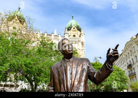 La statua del presidente degli Stati Uniti George H. W. Bush a Budapest a Szabadsag ter Foto Stock