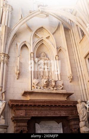 Memoriale di Mattia Corvino a Szekesfehervar, Ungheria. Foto Stock