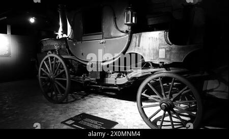 Torino, Italia - 20 giugno 2021: Una carrozza antica al Museo dell'Automobile di Torino Foto Stock