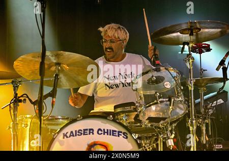 Eastbourne, Regno Unito. 12 aprile 2024. I Kaiser Chiefs si esibiscono durante il loro tour "The Easy Eighth" del 2024 al Winter Gardens, Eastbourne, East Sussex, Regno Unito. Crediti: LFP/Alamy Live News Foto Stock