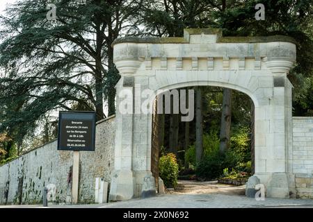 Sancerre etichettato Les Plus Beaux Villages de France. La porta Cesar. Dipartimento Cher. Centro-Val de Loire. Francia. Europa Foto Stock