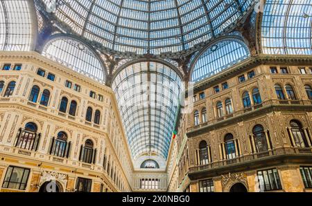 La magnifica Galleria Umberto di Napoli Foto Stock