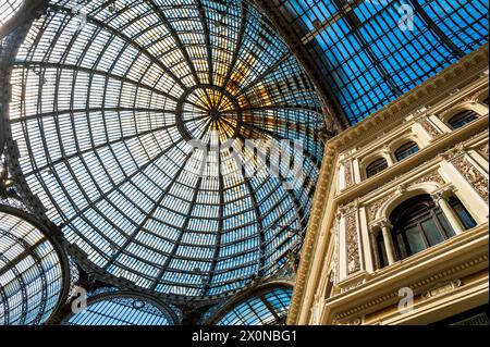 La magnifica Galleria Umberto di Napoli Foto Stock