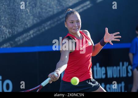 Orlando, Stati Uniti. 12 aprile 2024. La belga Sofia Costoulas, nella foto in azione durante la prima partita tra US Pegula (WTA 5) e belga Costoulas (WTA 279) il primo giorno della riunione tra USA e Belgio, nel turno di qualificazione nel gruppo mondiale per la finale del tennis Billie Jean King Cup, a Orlando, Florida, USA, venerdì 12 aprile 2024. BELGA PHOTO MARTY JEAN LOUIS Credit: Belga News Agency/Alamy Live News Foto Stock