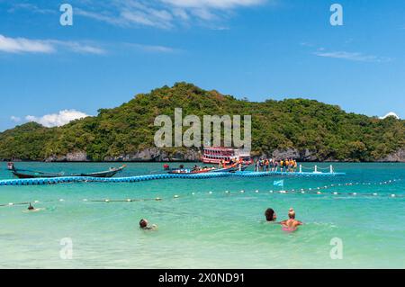 Ang Thong National Marine Park, Tailandia - 20 febbraio - 2019 - turisti in gita di un giorno Foto Stock