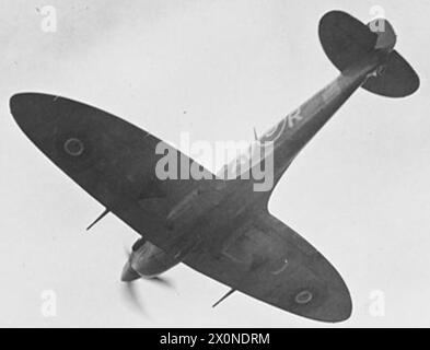 Supermarine Spitfire VB in servizio con la RAF, mostrato in volo durante 1942 operazioni. Foto Stock