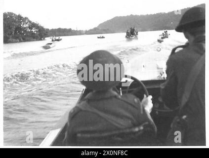 Il personale della Home Guard gestisce motoscafi su un lago. Documenti fotografici negativi addestramento o attività di pattuglia in acqua da parte delle unità della British Army Home Guard. Foto Stock