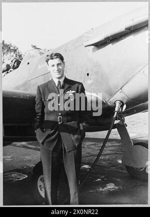 IL BASUTOLAND SQUADRON - l'aereo denominato del Basutoland Squadron con il pilota - Squadron leader D.F.B. Sheen, DFC & Bar (Australia). Negativo fotografico, Royal Air Force Foto Stock