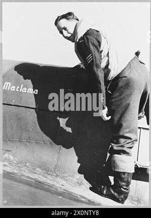 IL BASUTOLAND SQUADRON - l'aereo nominato del Basutoland Squadron con il pilota - Sergente J. Rotherford. Negativo fotografico, Royal Air Force Foto Stock