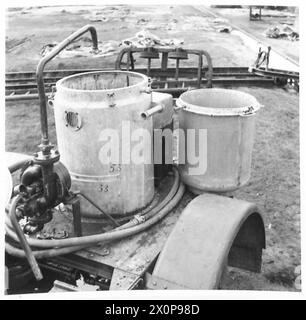 Fotografia che documenta l'esercito britannico nell'Europa nordoccidentale tra il 1944 e il 1946, mostrando personale e attrezzature. Foto Stock