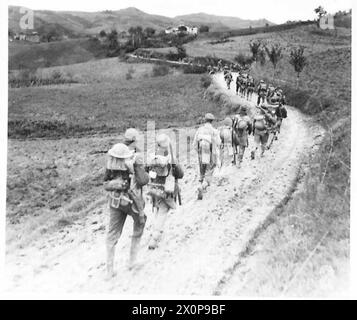 I Royal Engineers della Quinta Armata liberano il fango da una pista nei pressi di Fornione. Foto Stock