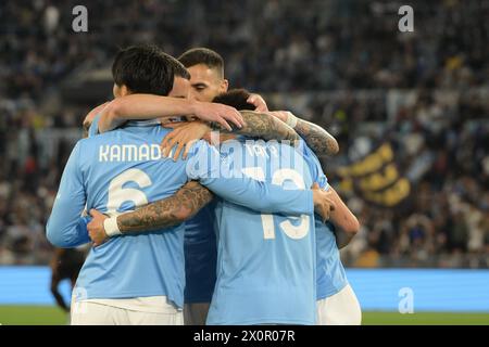 Roma, Italia. 12 aprile 2024. Stadio Olimpico, Roma, Italia - i giocatori della Lazio esultano dopo aver segnato il gol 1-0 al 7° minuto durante la partita di serie A, Lazio vs Salernitana, 12 apr 2024 (foto di Roberto Ramaccia/Sipa USA) crediti: SIPA USA/Alamy Live News Foto Stock