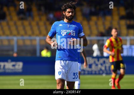 Lecce, Italia. 13 aprile 2024. Il difensore dell'Empoli Sebastiano Luperto (33 Empoli FC) gesti-reagisce durante la partita di calcio di serie A TIM tra US Lecce e Empoli FC 1920 allo stadio via del Mare di Lecce, Italia, sabato 13 aprile 2024. (Immagine di credito: &#xa9; Giovanni Evangelista/LaPresse) credito: LaPresse/Alamy Live News Foto Stock