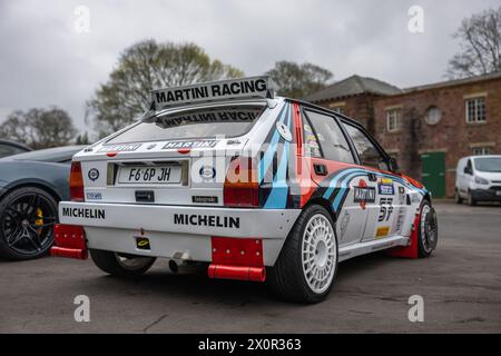 1989 Lancia Delta HF integrale, in mostra all'assemblea Motorsport tenutasi presso il Bicester Heritage Centre il 31 marzo 2024. Foto Stock