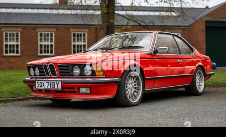 1983 BMW 628 CSI, in mostra all'assemblea Motorsport tenutasi presso il Bicester Heritage Centre il 31 marzo 2024. Foto Stock