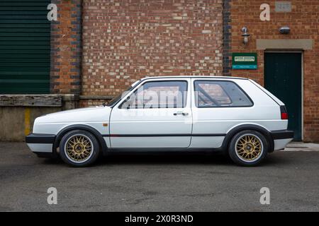 1987 VW Golf GTI 16V, in mostra all'assemblea Motorsport tenutasi presso il Bicester Heritage Centre il 31 marzo 2024. Foto Stock