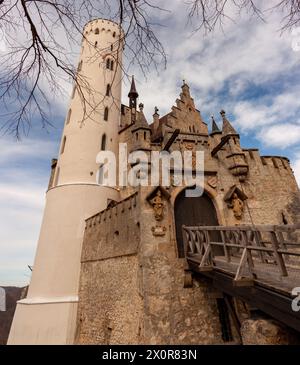 I luoghi unici dell'Alb Svevo in Germania. Castello Lichtenstein in Germania Foto Stock