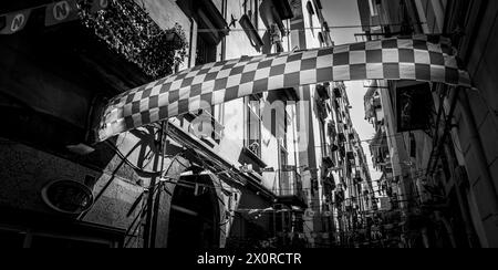 Fotografia di strada nel quartiere spagnolo, Napoli, Italia Foto Stock