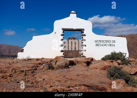 Fuerteventura: Marcatore di confine del comune per Betancuria nelle Isole Canarie Foto Stock