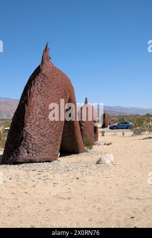 Sculture metalliche di animali e persone al Galleta Meadows nel parco Anza Borrego in California, USA Foto Stock