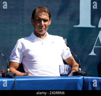 Sabadell, Barcellona, Spagna. 13 aprile 2024. Barcellona Spagna 13.04.2024 Rafa Nadal (Spagna) sorride durante il giorno 1 dell'Open Banc Sabadell godo di Barcellona il 13 aprile 2024 a Barcellona. (Credit Image: © Xavi Urgeles/ZUMA Press Wire) SOLO PER USO EDITORIALE! Non per USO commerciale! Foto Stock