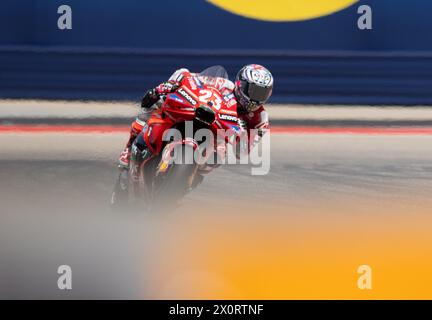 Austin, Stati Uniti. 13 aprile 2024. Il pilota Ducati Lenovo Enea Bastianini (23) guida durante il round di qualificazione sul circuito delle Americhe davanti al Gran Premio Red Bull di Austin, Texas, il 13 aprile 2024. (Foto di Stephanie Tacy/SIPA USA) credito: SIPA USA/Alamy Live News Foto Stock